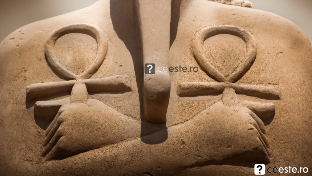 Statuie egipteana